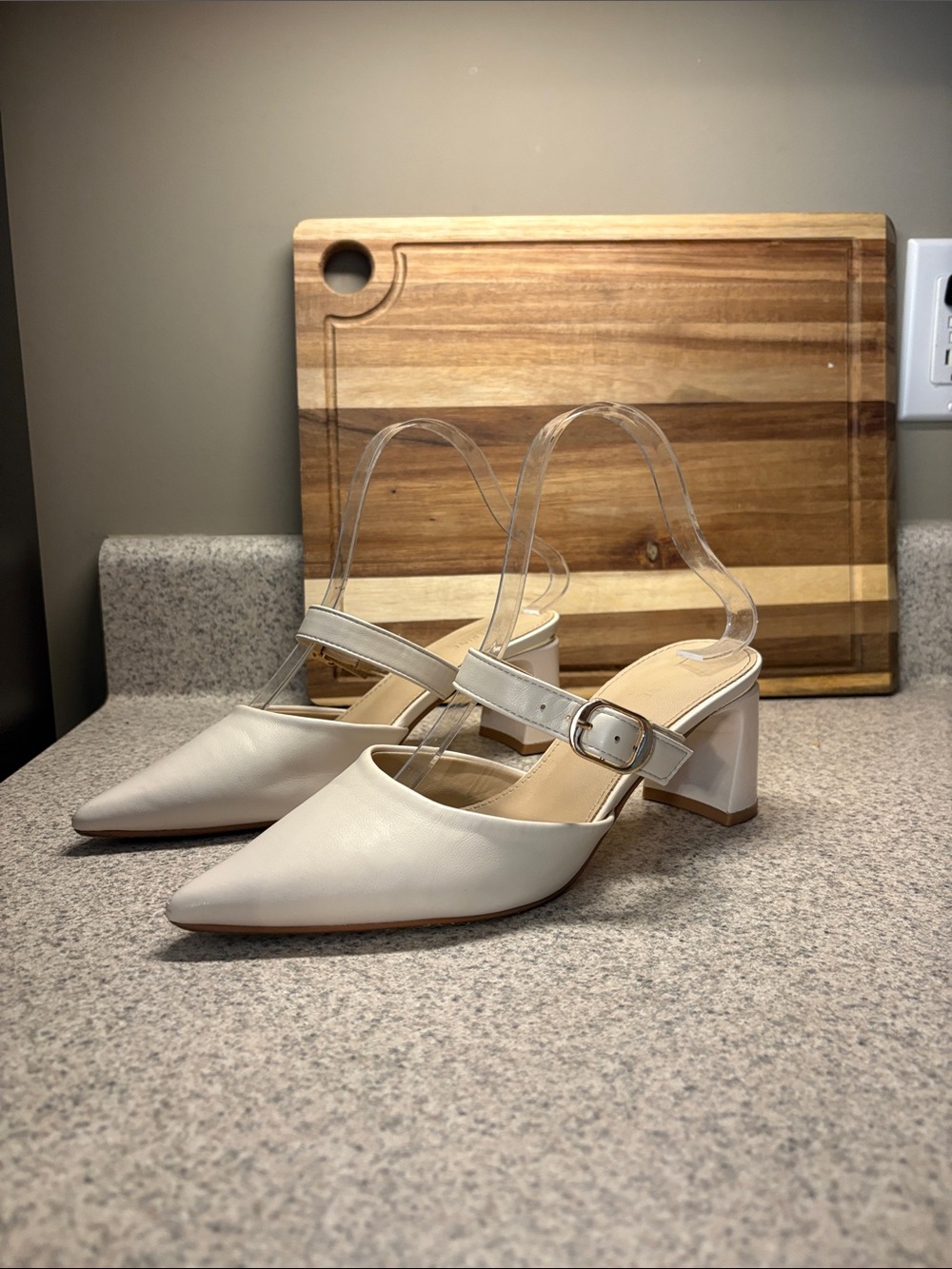 Women’s Pointed Toe Block Heel Slingback in Cream Size 8